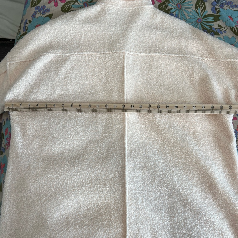Cream Button-Up boucle teddy bear Jacket with deep patch Pockets. Shacket style - Picture 8 of 9